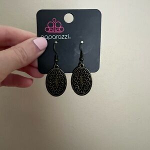 NWT paparazzi earrings